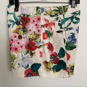 Banana USA, High Waisted Floral Shorts. Size: Small